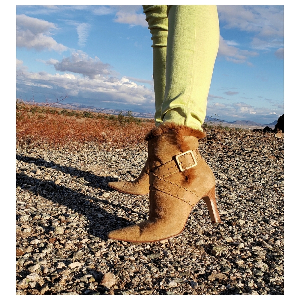 SALE🎁neutral booties by ANTONIO MELANI sz 8